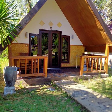 Tunai Cottages Gili Meno Exterior photo