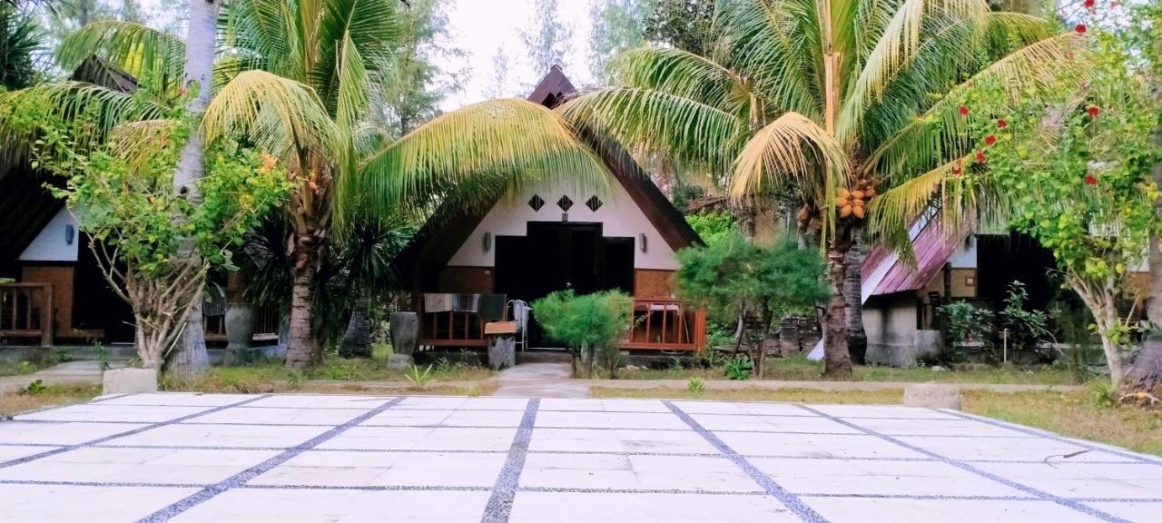 Tunai Cottages Gili Meno Exterior photo
