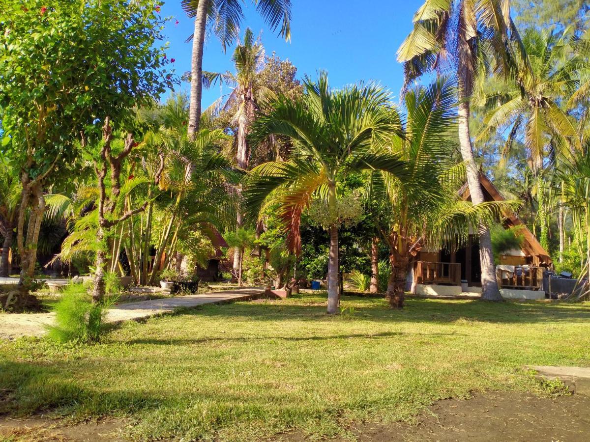 Tunai Cottages Gili Meno Exterior photo