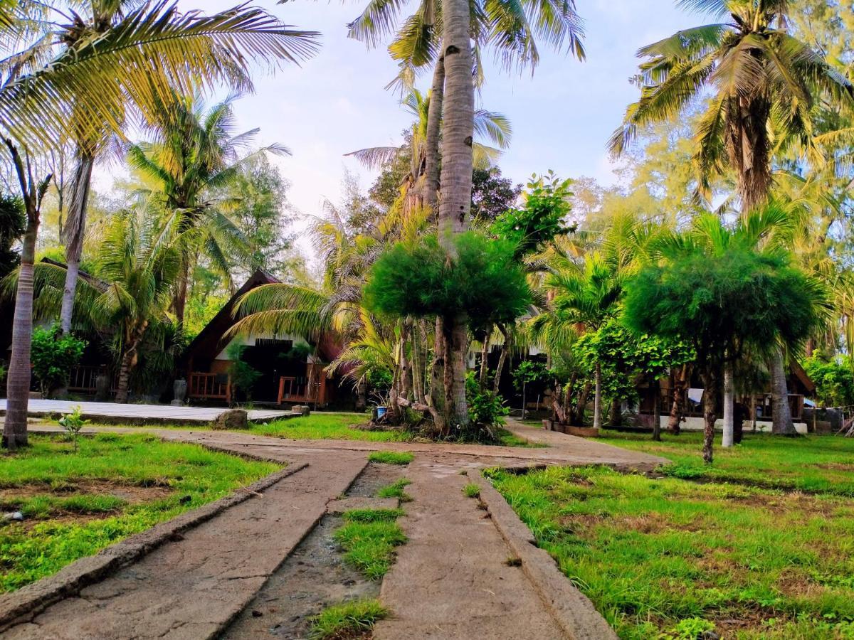 Tunai Cottages Gili Meno Exterior photo